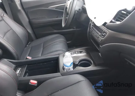 2023 Honda Passport Awd Trailsport z USA, uszkodzony, nr VIN 5FNYF8H65PB001102